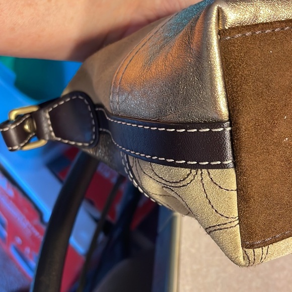 Small Coach Hand bag - Picture 6 of 7